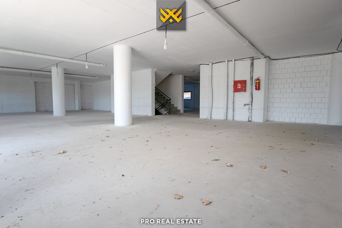 Local comercial 478m² en alquiler en rruga c
