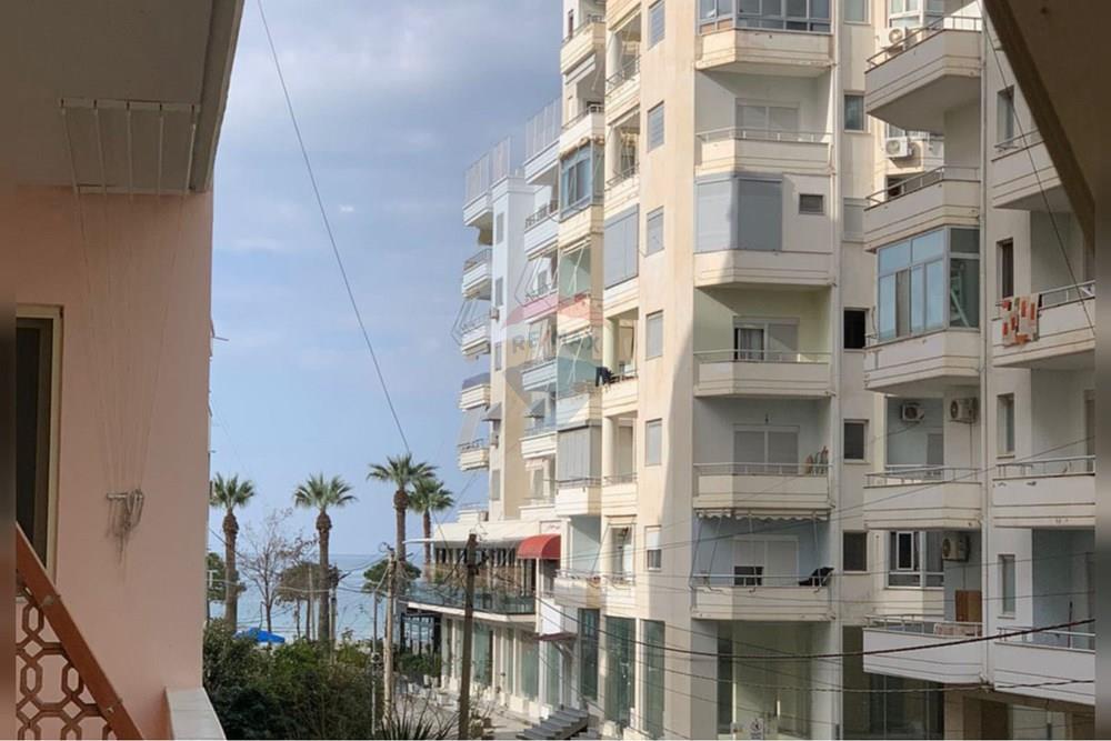 Apartamento 2+1 com garagem, em lungomare