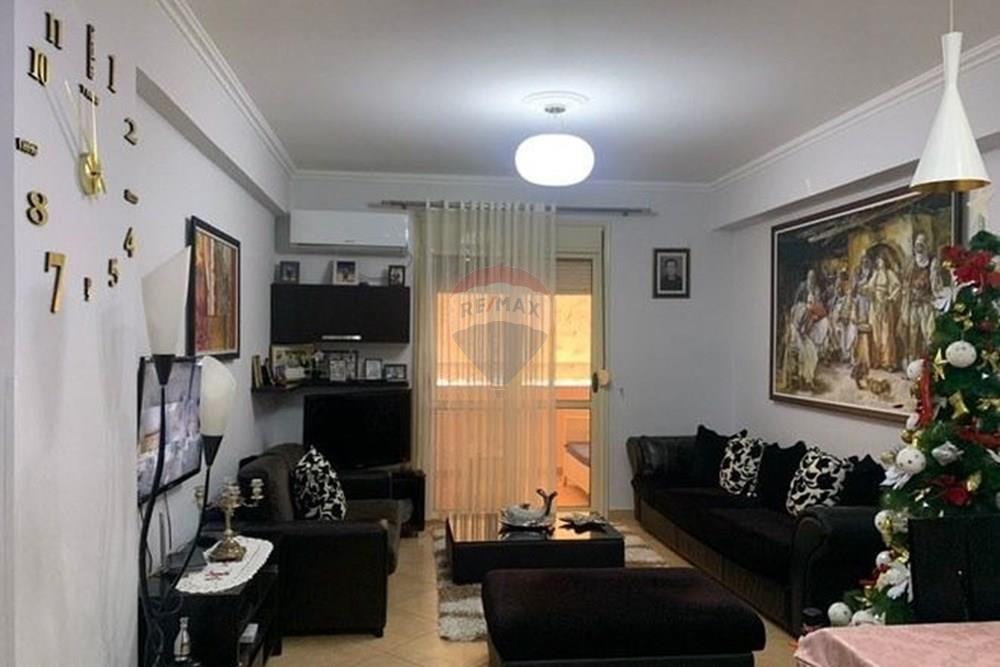 Apartamento 2+1 com garagem, em lungomare