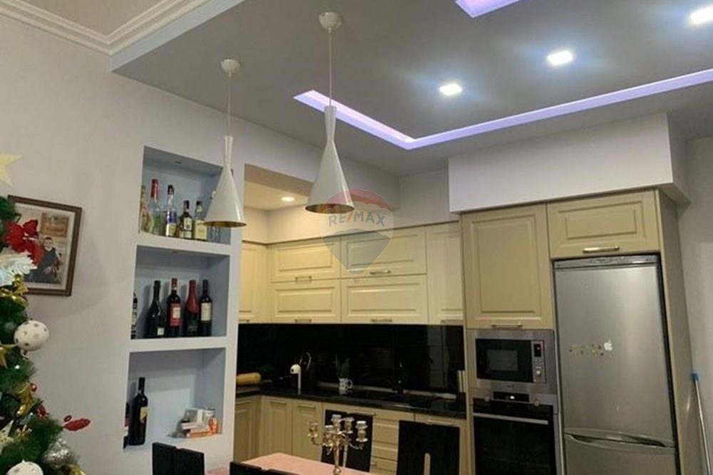 Apartamento 2+1 com garagem, em lungomare