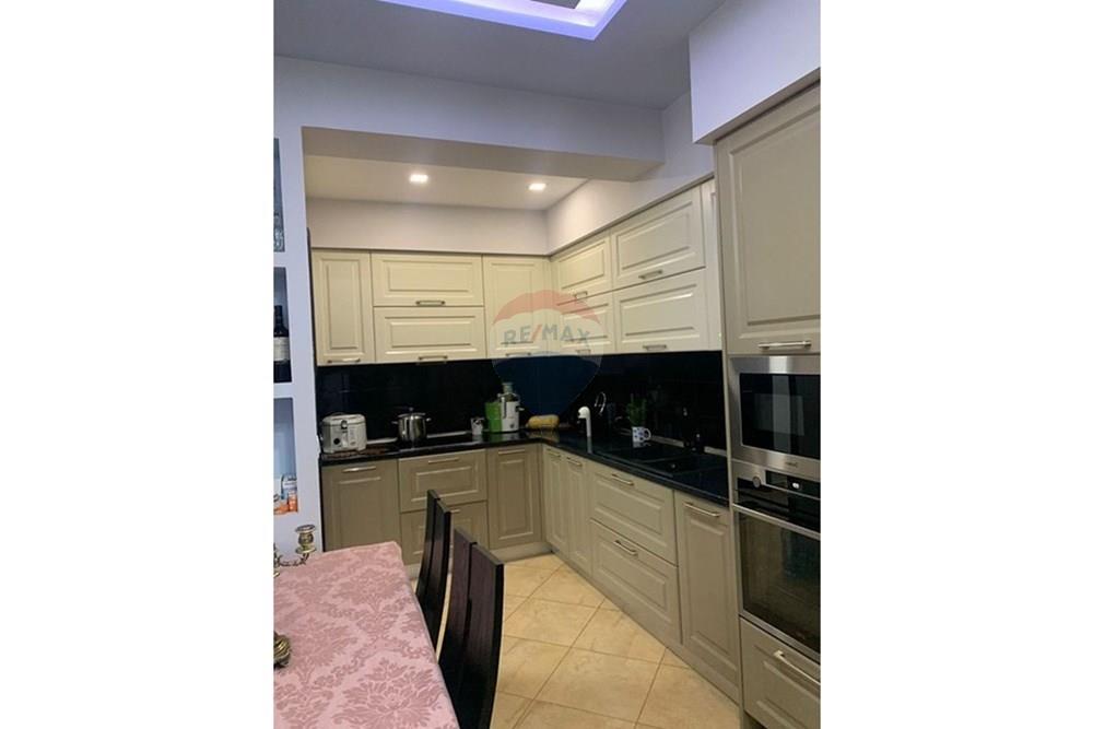 Apartamento 2+1 com garagem, em lungomare