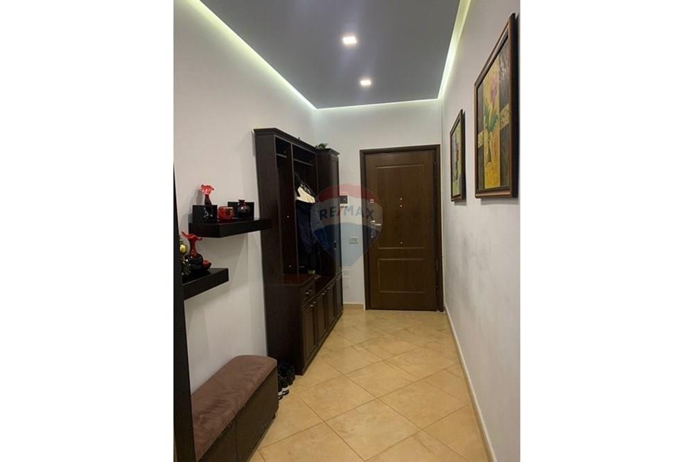 Apartamento 2+1 com garagem, em lungomare