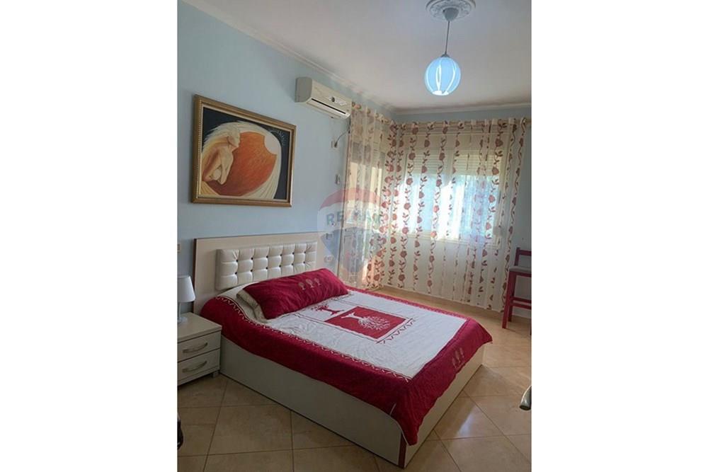 Apartamento 2+1 com garagem, em lungomare