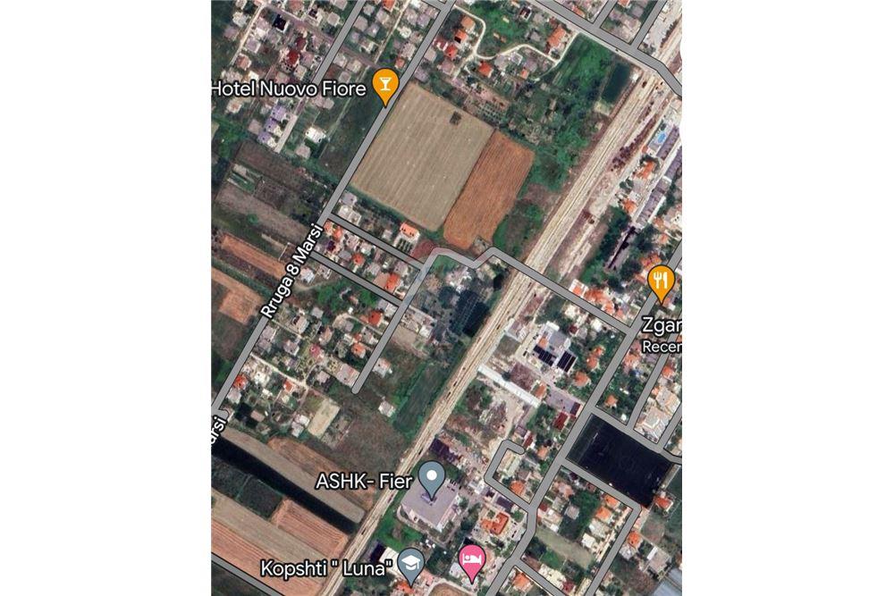 Terreno com área total de 750 metros quadrados