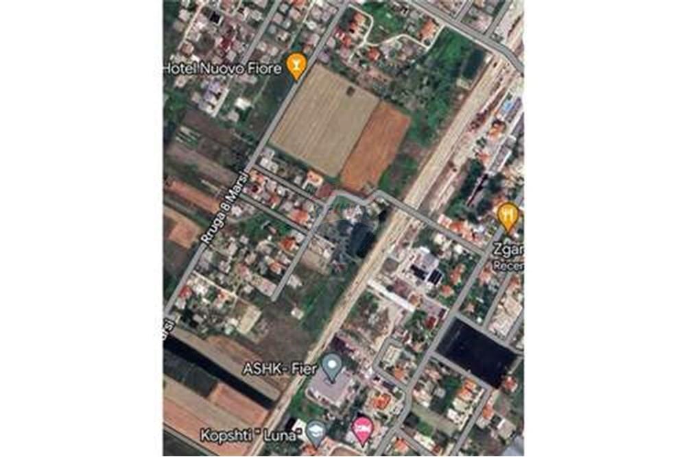 Terreno com área total de 750 metros quadrados (2)