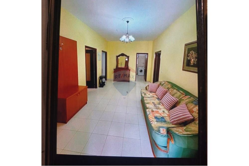 For rent: First floor of a villa in lagjen 18, behind vala park Durrës.