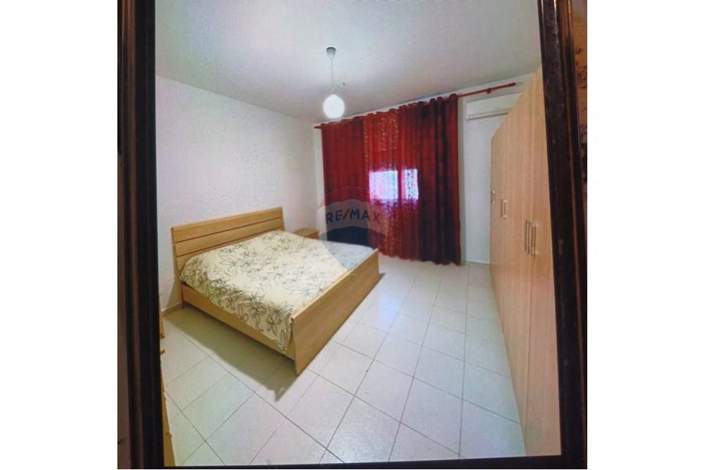 For rent: First floor of a villa in lagjen 18, behind vala park Durrës.