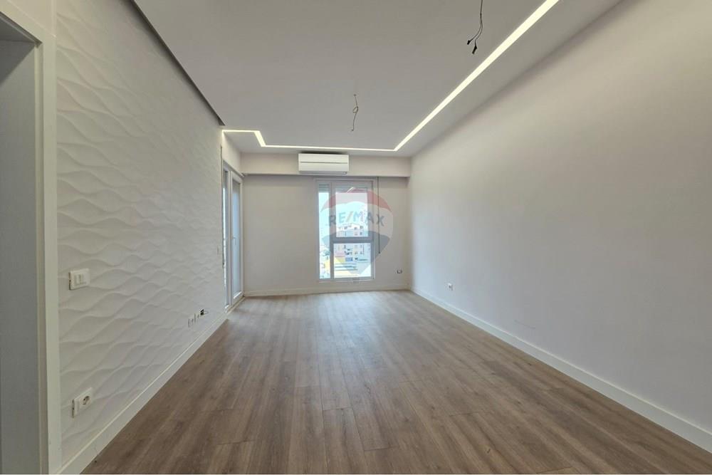 Appartement 2+1 à vendre près de shkolla e kuqe (2)