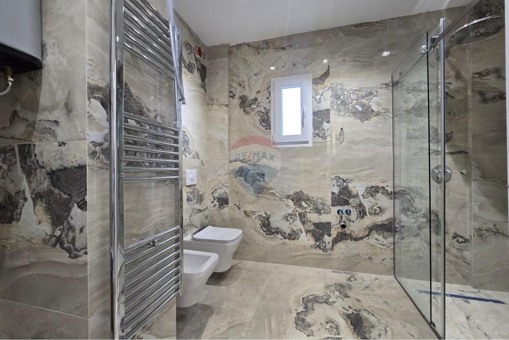Appartement 2+1 à vendre près de shkolla e kuqe (6)