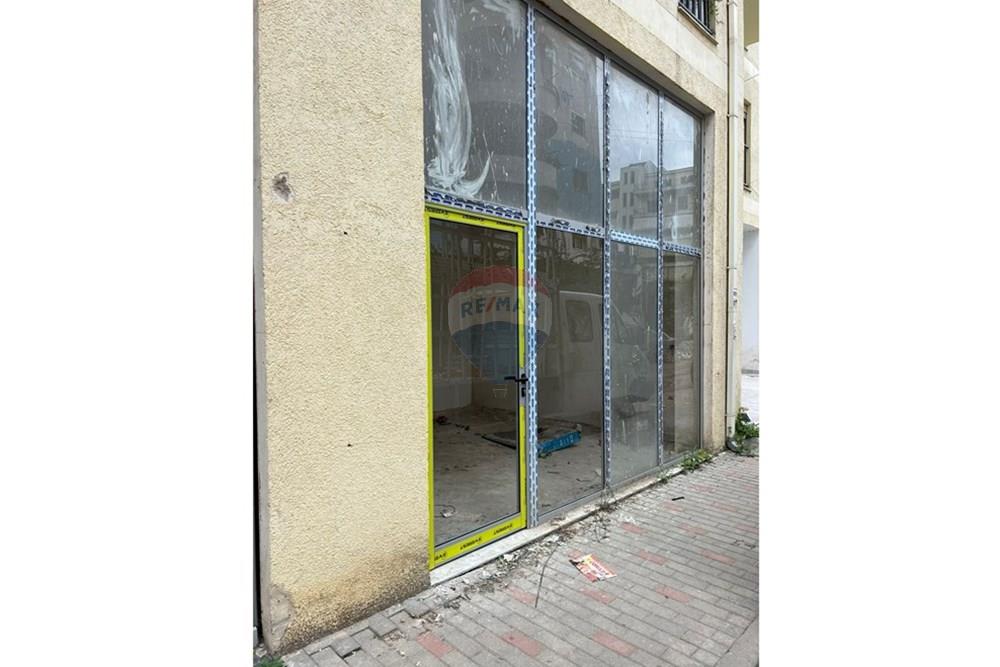 Shitet ambient biznesi me sipërfaqe 23.7 m² në zonën e don bosko.