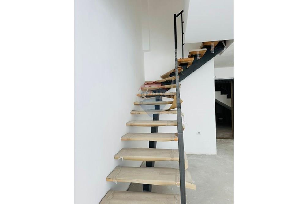 Duplex for sale with private yard high quality construction in well-managed building (3)