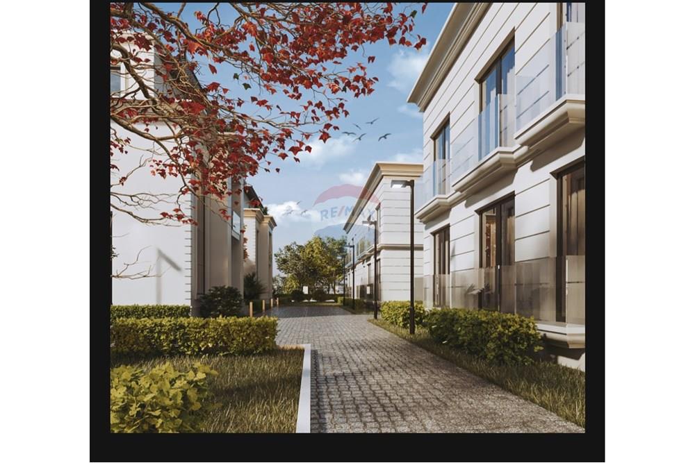 Villa forma parte del complejo residencial 'Roses 2'.