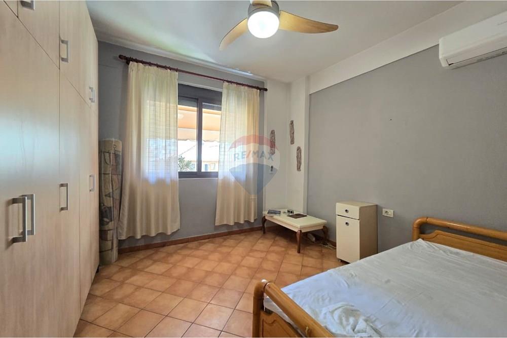 Apartamento ubicado en Komuna e Parisit cerca de ola fast food