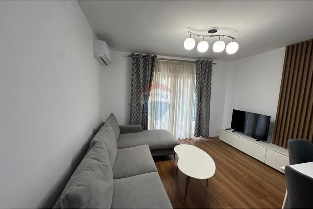 Apartamento en venta 2+1+2 en una zona tranquila cerca de la escuela osman myrderizi, en la calle besnik sykja. (3)