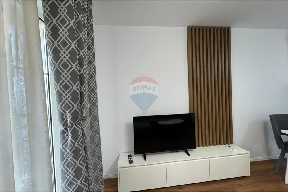 Apartamento en venta 2+1+2 en una zona tranquila cerca de la escuela osman myrderizi, en la calle besnik sykja. (4)