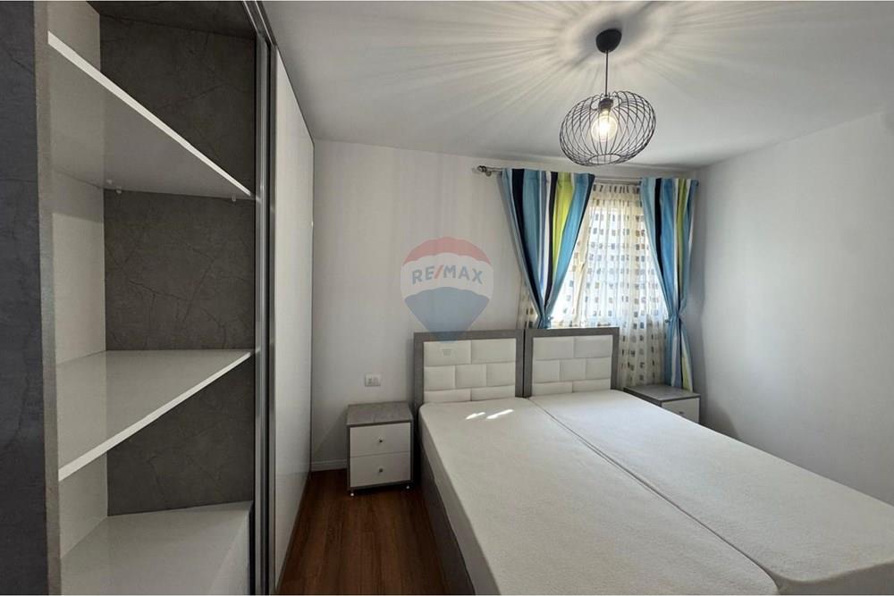 Apartamento en venta 2+1+2 en una zona tranquila cerca de la escuela osman myrderizi, en la calle besnik sykja. (7)