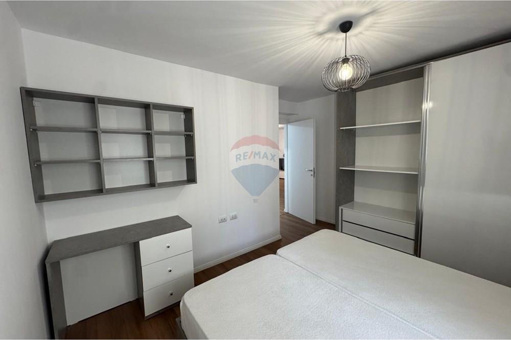 Apartamento en venta 2+1+2 en una zona tranquila cerca de la escuela osman myrderizi, en la calle besnik sykja. (8)