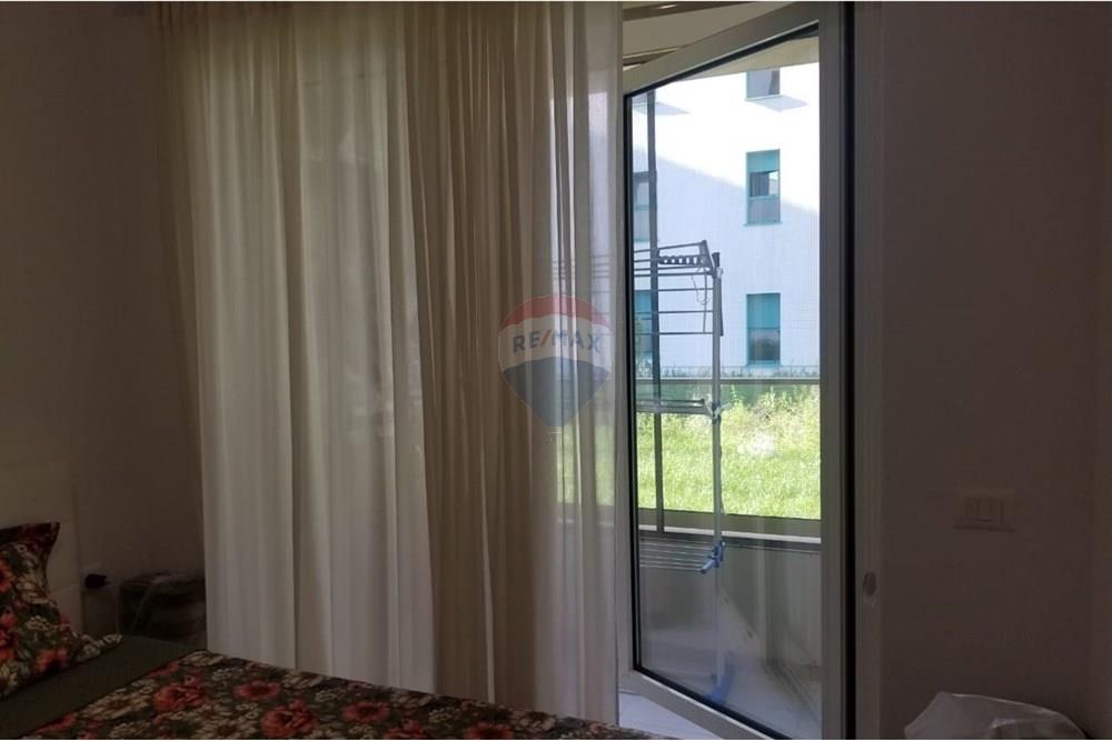 Jepet apartament 1+1 me qira