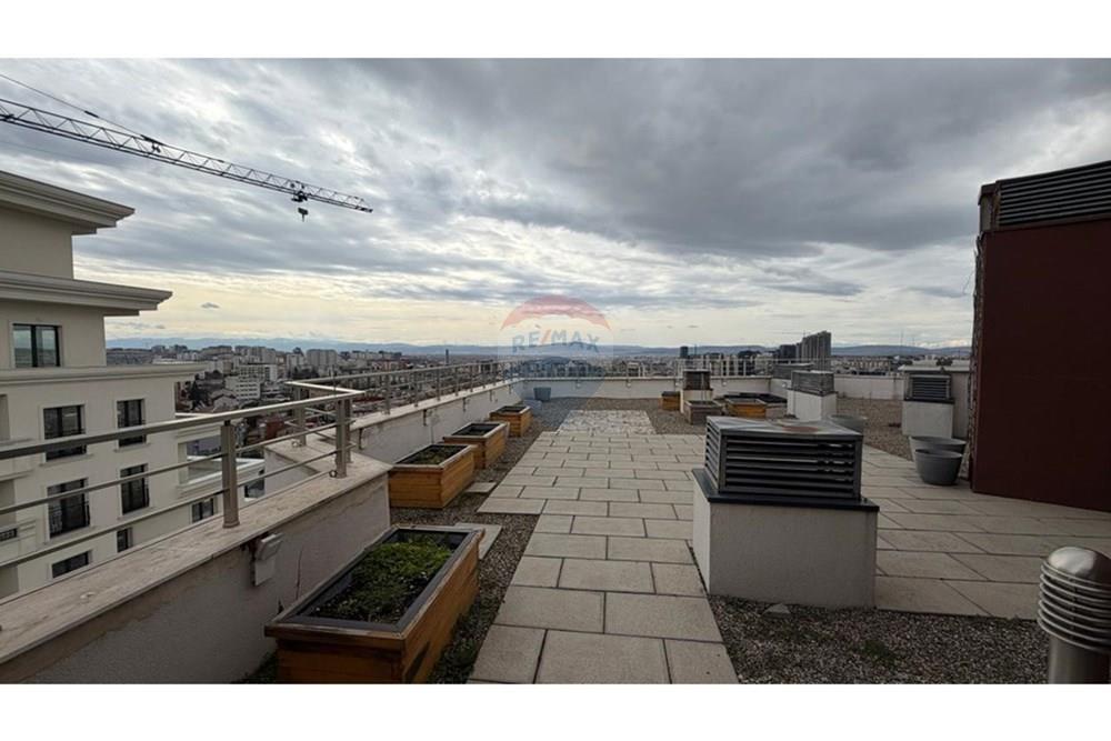 Attico in vendita nella zona residenziale esclusiva "Prishtina Stars" a Aktash, Prishtinë.