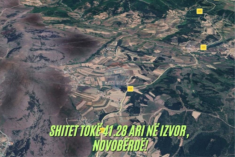 Grundstück in izvor, novobrdo zum verkauf! Gelegen in einer ruhigen gegend mit wunderbarer natur.