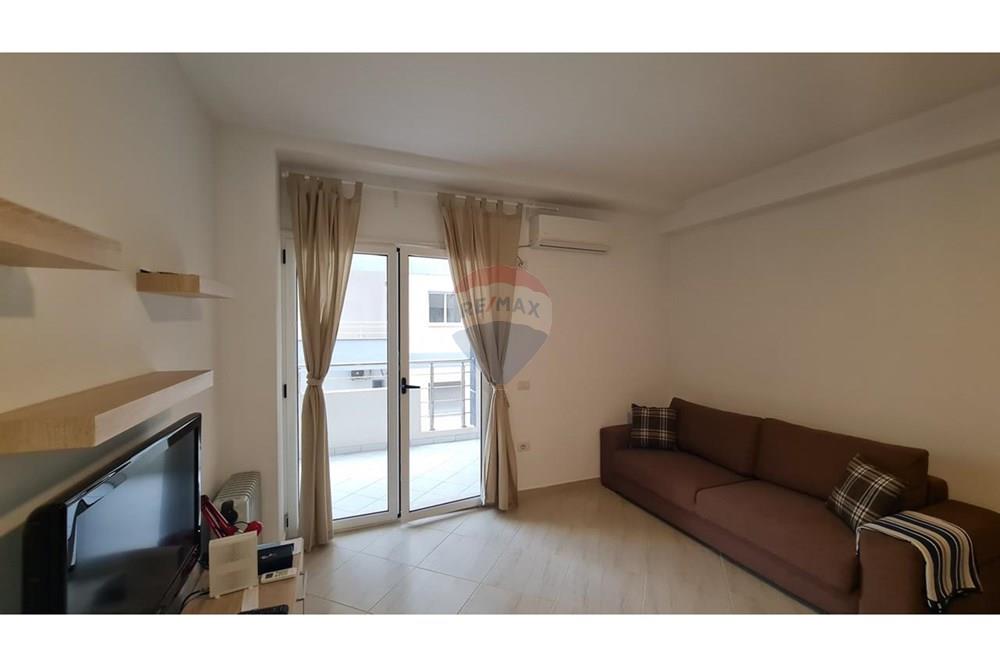 Apartament 1+1 në shitje në kompleksin oslo, lungomare, Vlorë