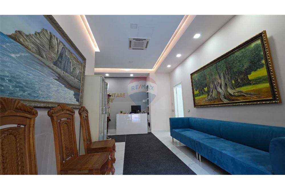 Clínica dentária à venda em Vlorë, perto do ginásio 'Ali Demi' (2)