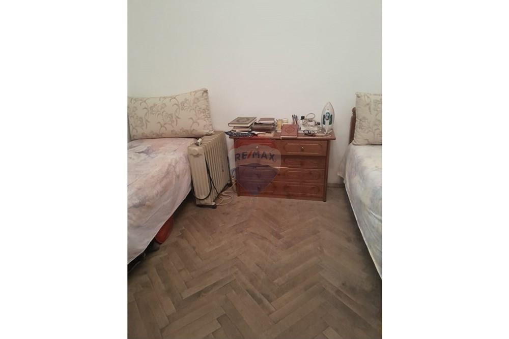 Shitet apartament 3+1+2 te mine peza