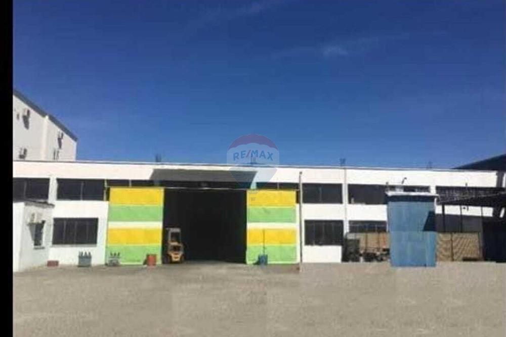 Capannone in vendita sull'autostrada Tirana-durazzo (km 6)