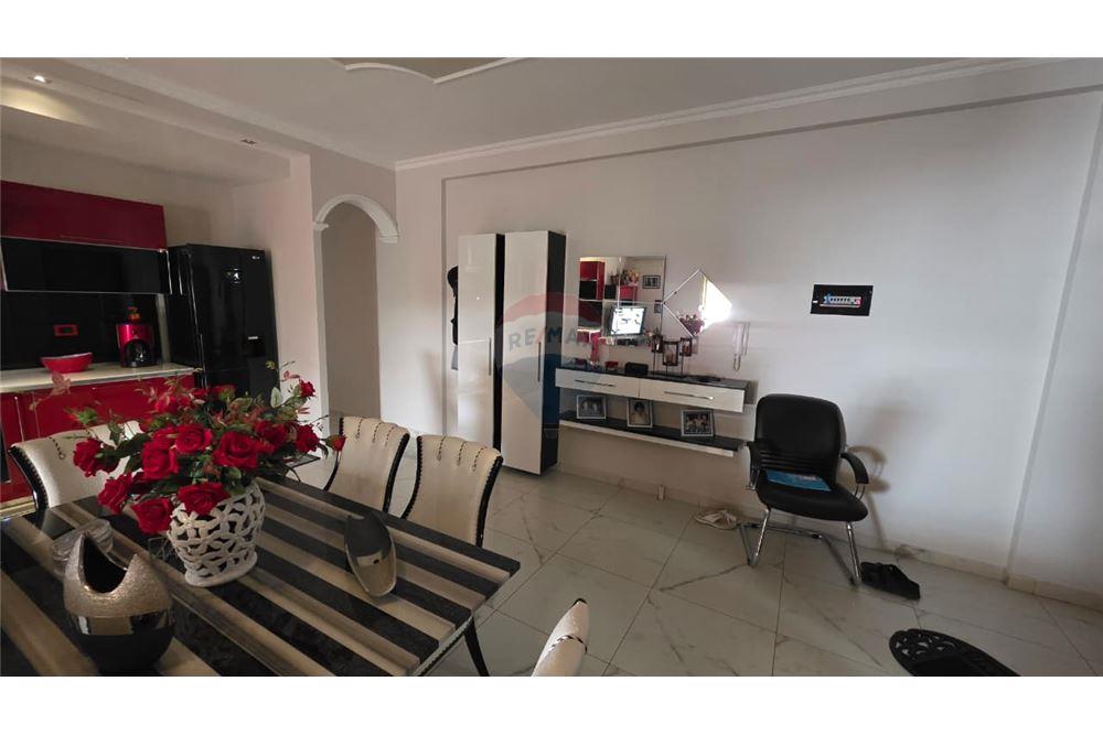 Apartamento 2+1 à venda perto da igreja ortodoxa, Vlorë (2)