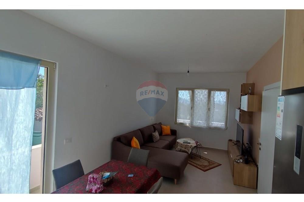 Villa in vendita, 3 piani a priske, dajt