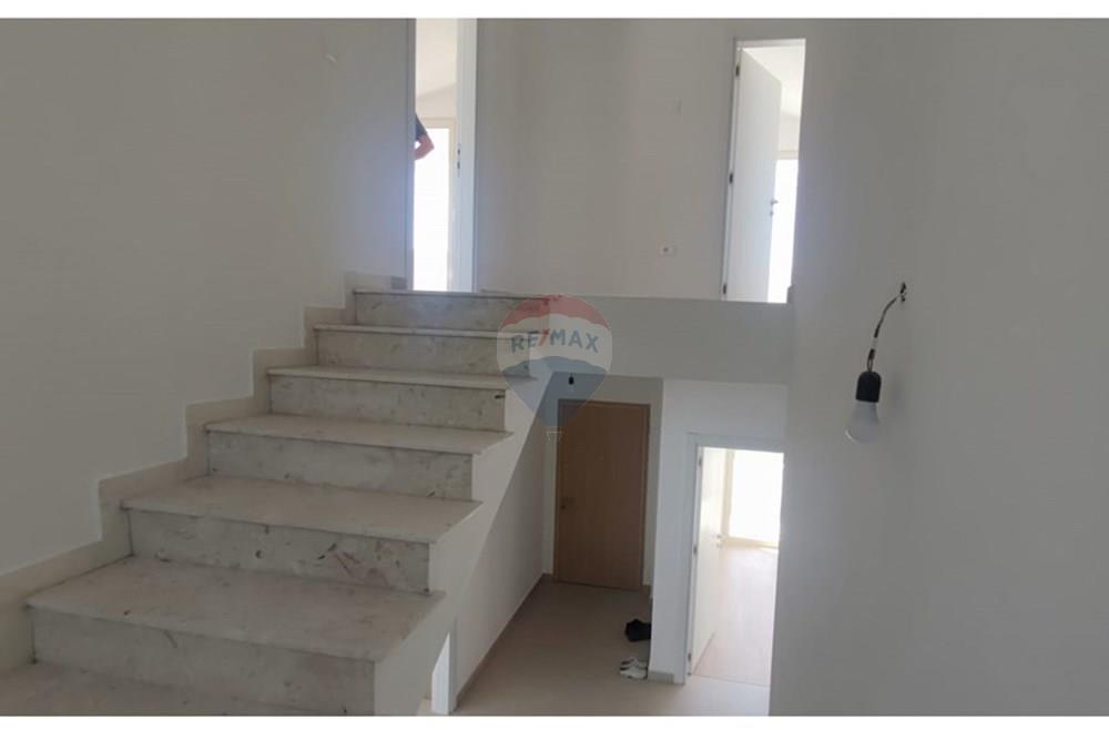 Villa in vendita, 3 piani a priske, dajt