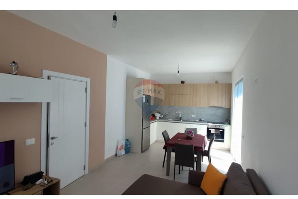 Villa in vendita, 3 piani a priske, dajt
