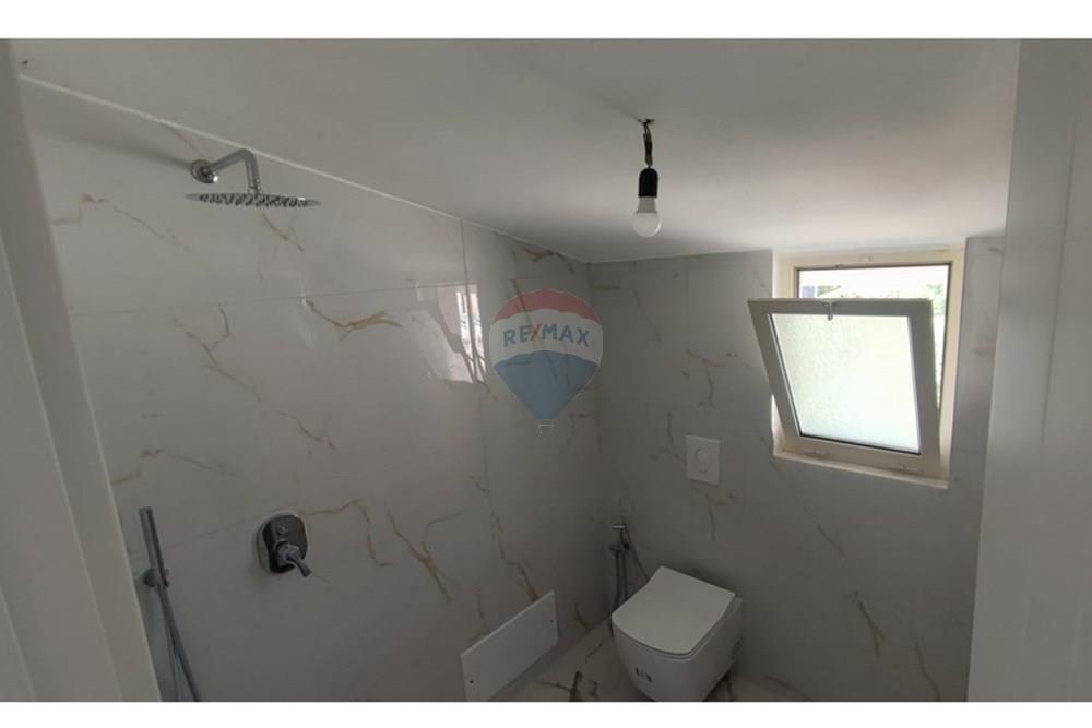 Villa in vendita, 3 piani a priske, dajt
