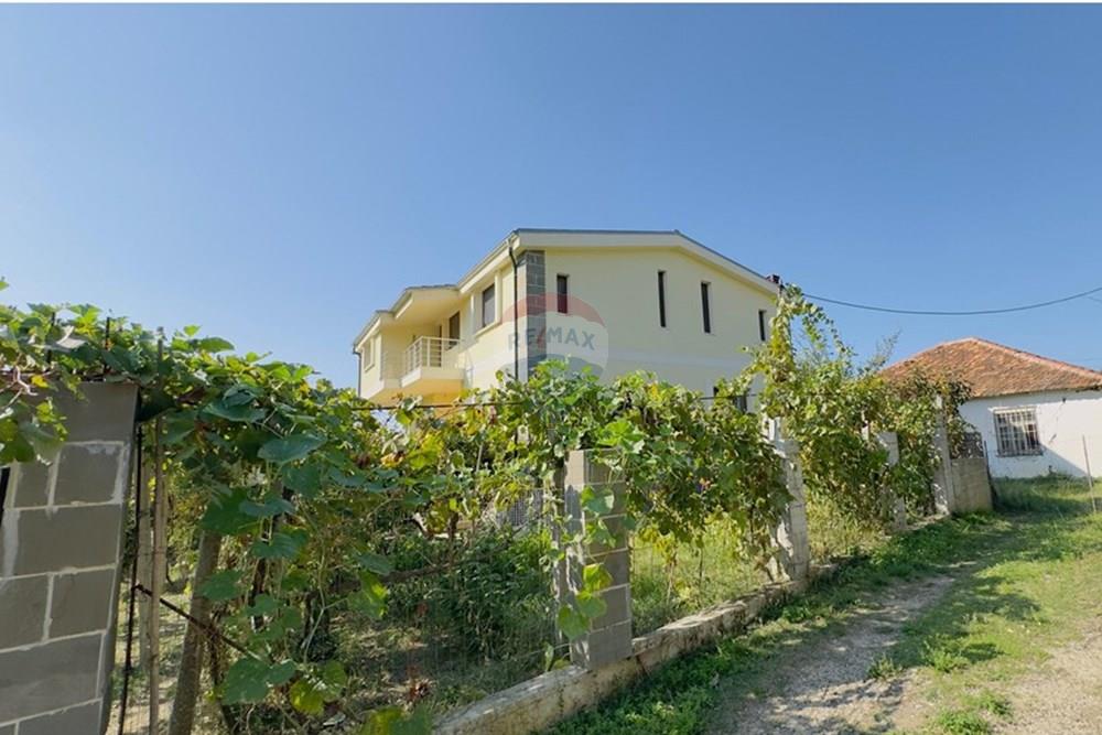 Villen zum verkauf in marikaj (7)