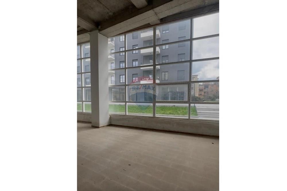 Commercial space for rent (2)
