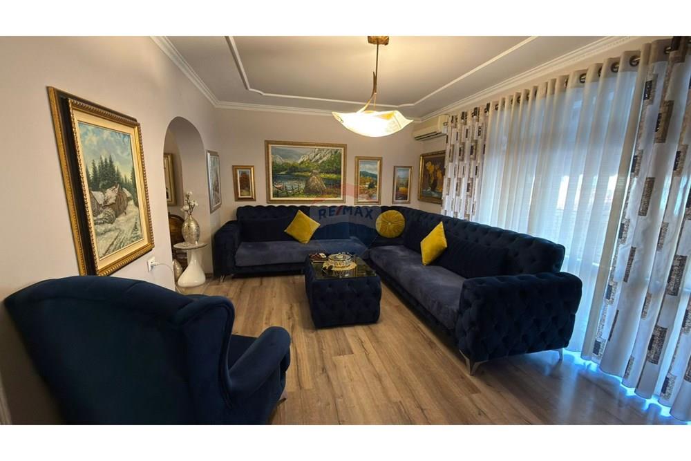 Appartement à vendre 3+1 rue e kavajës