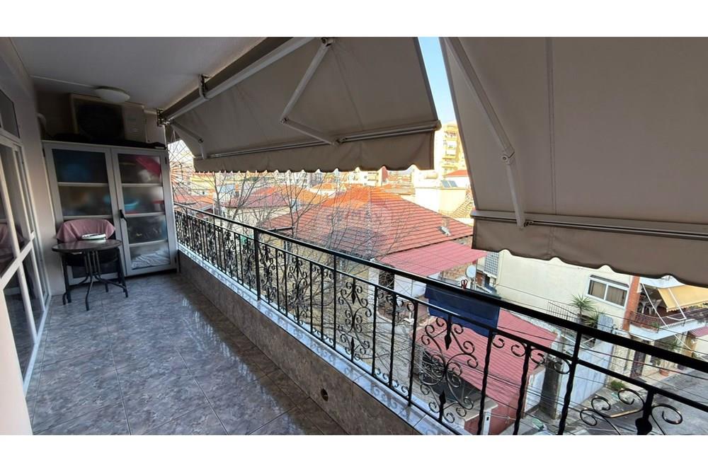 Appartement à vendre 3+1 rue e kavajës