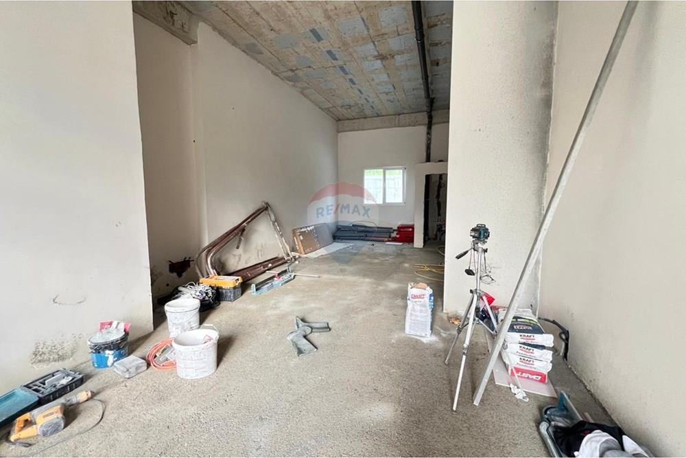 Magasin à vendre lungomare, Vlorë
