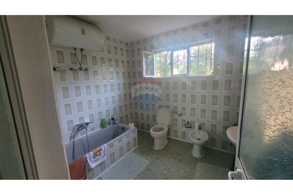 À vendre : Une villa modeste de 1 étage avec grenier meublée (5)