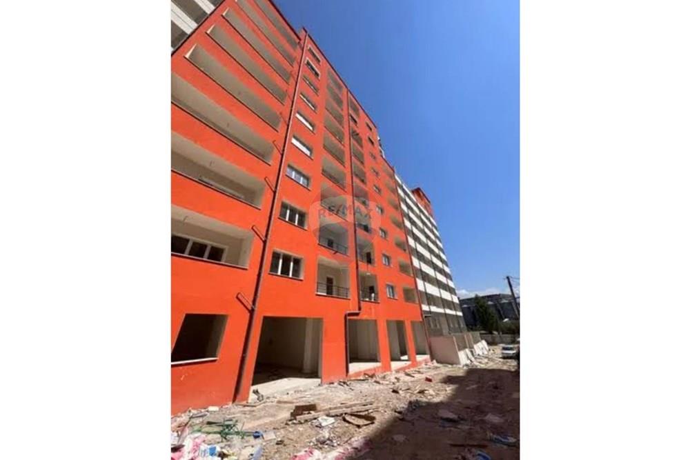 Shitet apartament 2+1 ne Yzberisht.