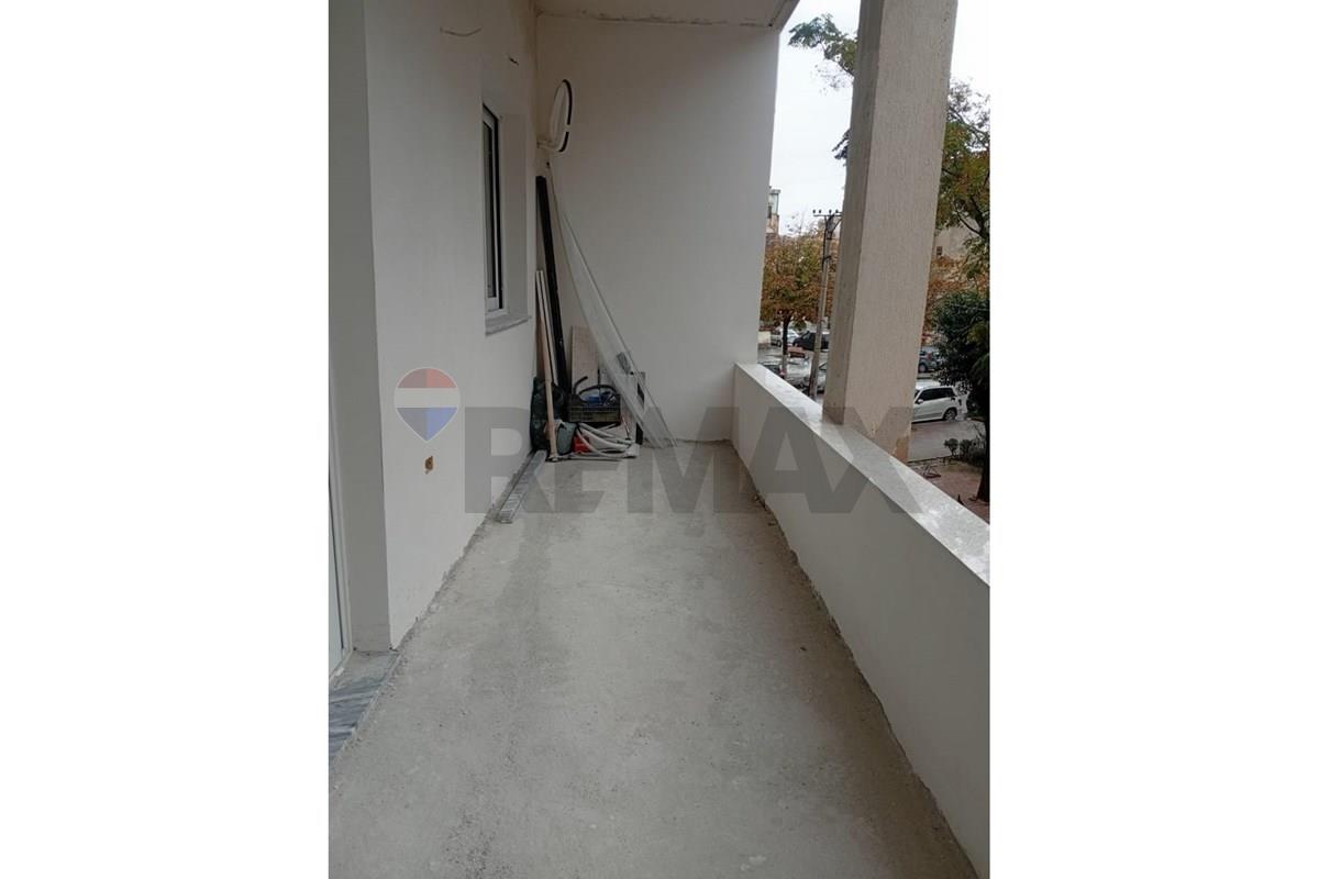 Gjimnazi Ali Demi, Vlorë (5)