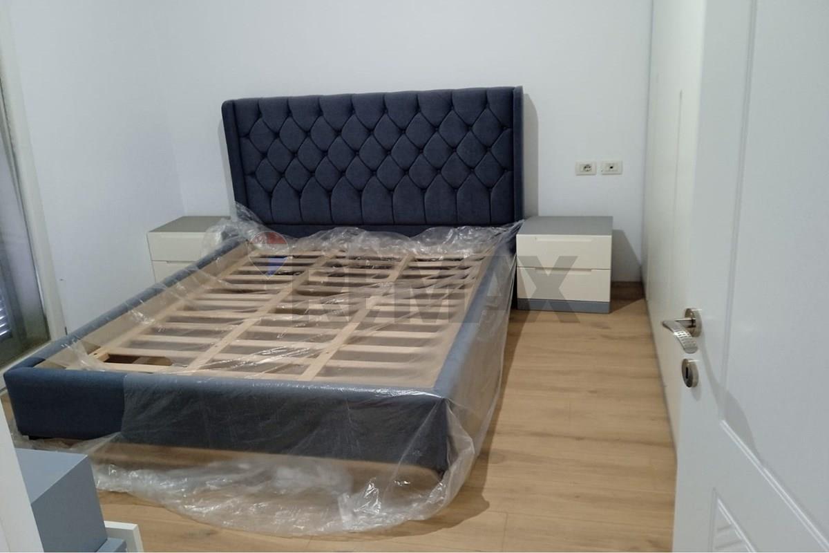 Sauk i ri, Tirana