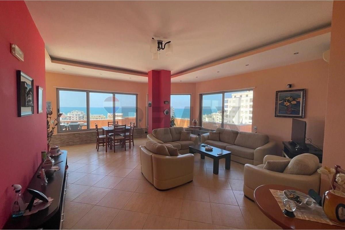 Appartement premium au dernier étage à plazh, Durrës, avec une vue fantastique sur la mer.