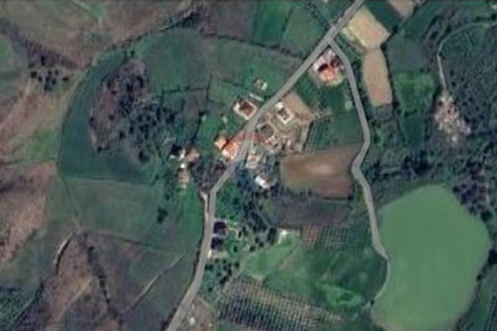 Terreno in vendita a rromanat, Durrës 8400 m² (2)