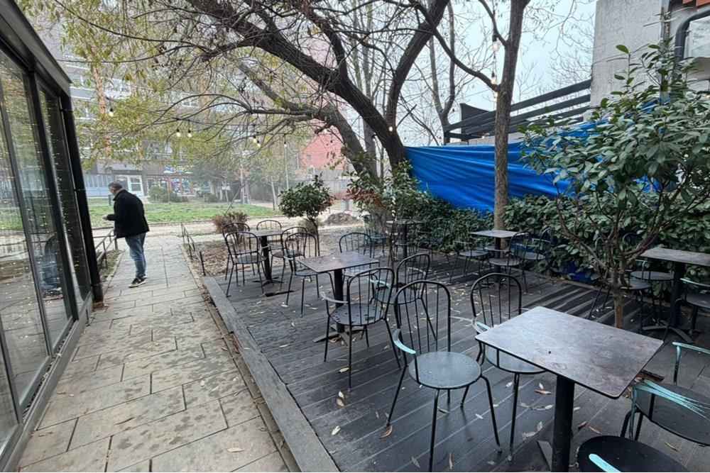 Shitet lokal komercial me sipërfaqe 88.6 m², i pozicionuar pranë shkollës fillore ismail qemaili, afër qendrës tregtare dhe në një lagje shumë të frekuentuar. (7)