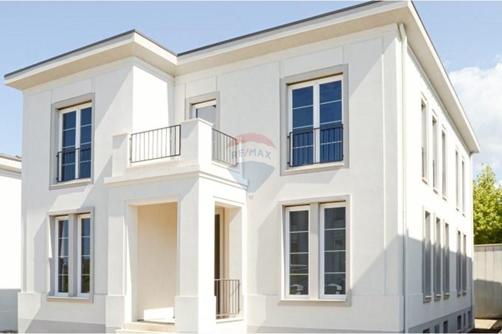 Montclair zone residence, Tirana