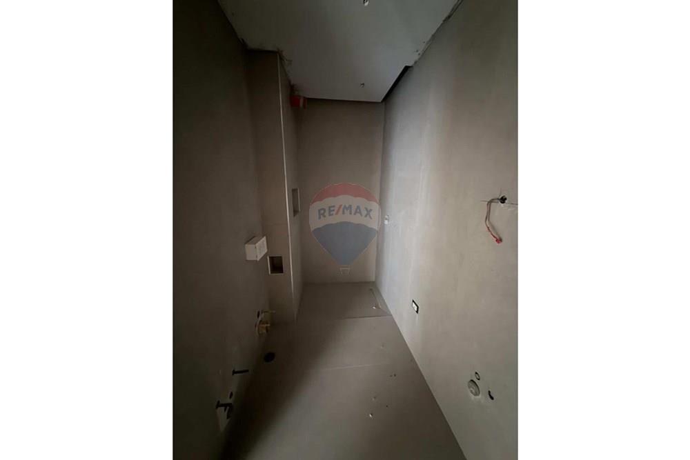 Ofrecido en venta apartamento ubicado en una de las zonas más demandadas de xhamlliku, parte de un nuevo complejo residencial.