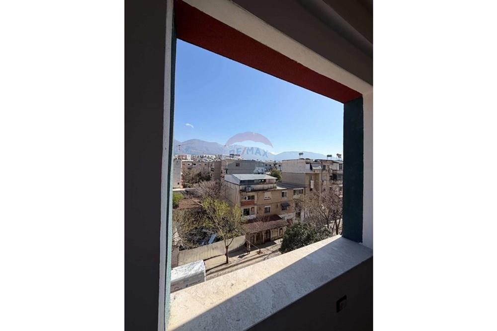 Ofrecido en venta apartamento ubicado en una de las zonas más demandadas de xhamlliku, parte de un nuevo complejo residencial.