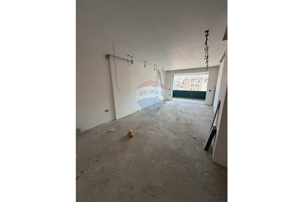 Ofrecido en venta apartamento ubicado en una de las zonas más demandadas de xhamlliku, parte de un nuevo complejo residencial.