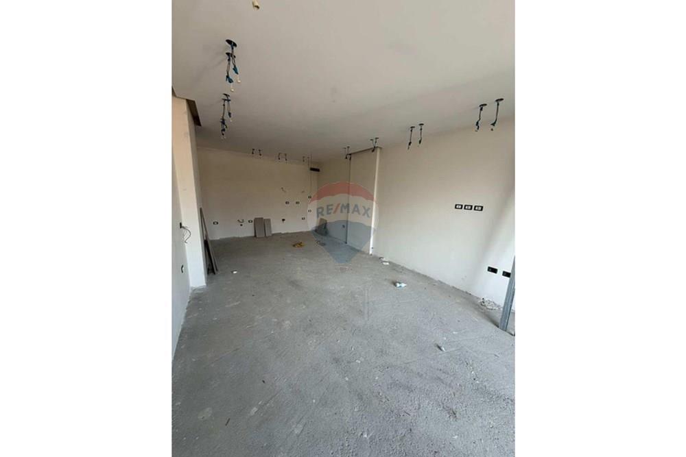 Ofrecido en venta apartamento ubicado en una de las zonas más demandadas de xhamlliku, parte de un nuevo complejo residencial.
